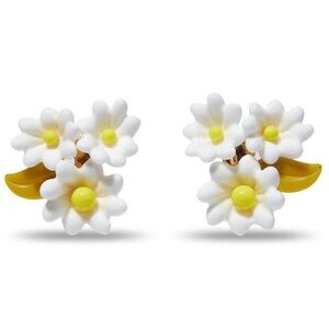 LELE sadoughi white flowers large stud  clip on earrings